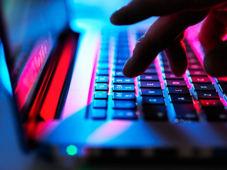 how do people access the dark web